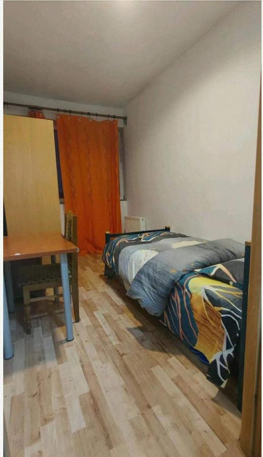 La Madriguera Bed & Breakfast ราชิน ภายนอก รูปภาพ