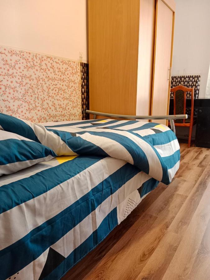 La Madriguera Bed & Breakfast ราชิน ภายนอก รูปภาพ