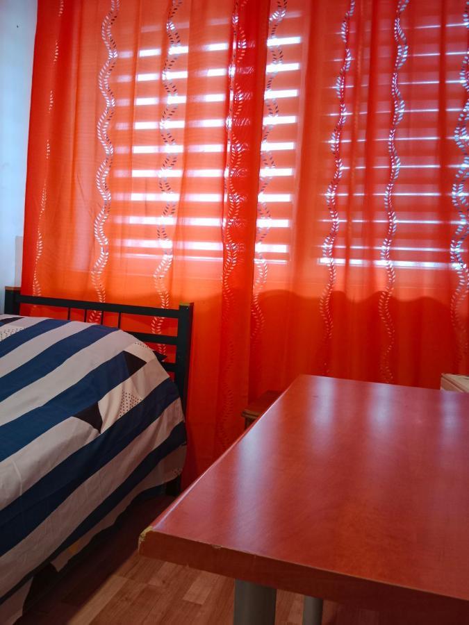 La Madriguera Bed & Breakfast ราชิน ภายนอก รูปภาพ